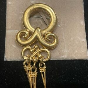 22k Gold plated Brooch by Vendome/Coro
